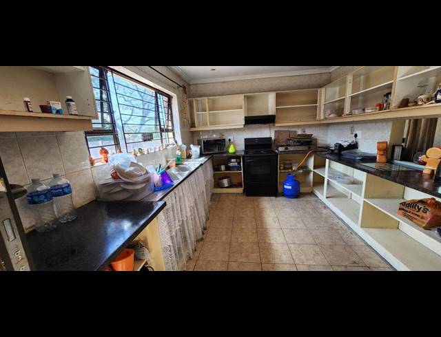 4 BEDROOM HOUSE FOR SALE IN CRAIGIEBURN